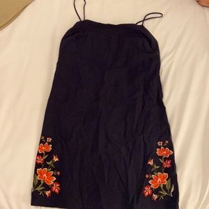 Mini dress with flower embroidery